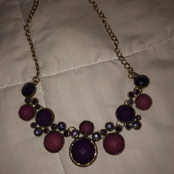 Assorted Women’s Chunky Necklaces - Picture 6 of 8